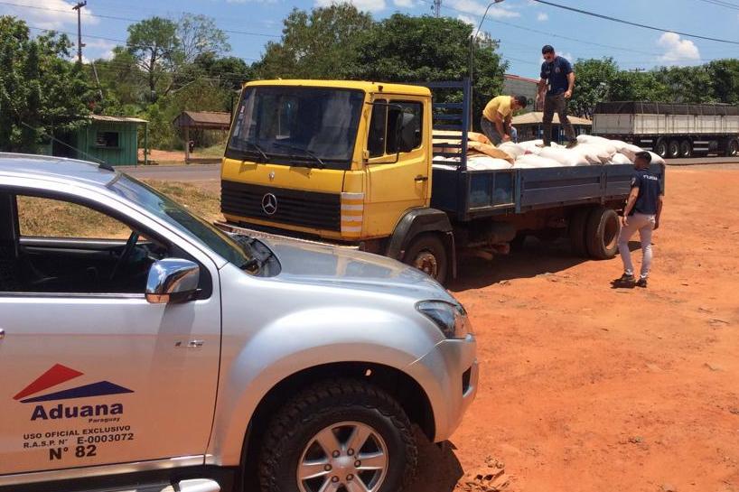 Operativo móvil realizado en Amambay decomisó camión con 6.000 kilos de sésamo