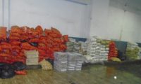 Aduana del Este decomisa vehículo, 7.065 kilos de azúcar, 3.088 kilos de pollo, 7.980 kilos de cebolla, 2.490 kilos de tomate, 14.760 unidades de huevos y calzados