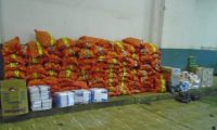 Un auto, 3.020 kilos de cebolla, 1.000 kilos de tomate, 1.250 kilos de azúcar, 405 kilos de pollo y 2.880 unidades de huevos se incautan en el Este