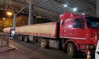 Operativo móvil realizado en Alto Paraná incauta 2 camiones y 22.680 kilos de cebolla