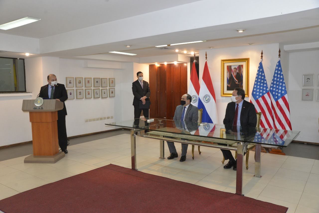 Gobierno firmó acuerdo de cooperación aduanera con Estados Unidos para combatir ilícitos en el comercio