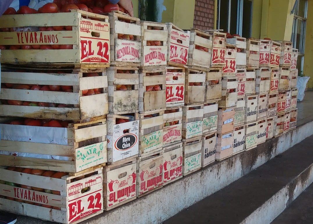 Caen 1.200 kilos de tomate en Encarnación